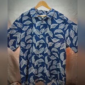 Free Assembly Mens XXL Blue White Leaf Print Short Sleeve Button Up Shirt NWT